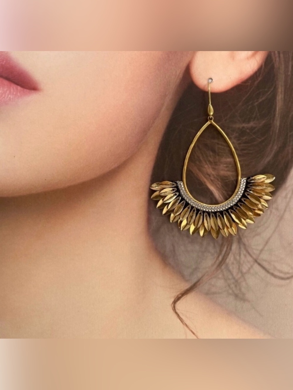 STELLA & DOT PEGASUS EARRINGS